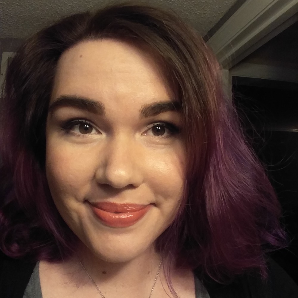 Meet your Posher, Claudia
